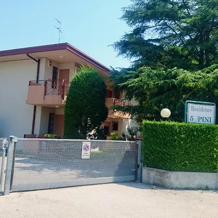 5 Pini - Immobiliare *